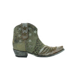 Botin in green with stars and leopard print angled to the right